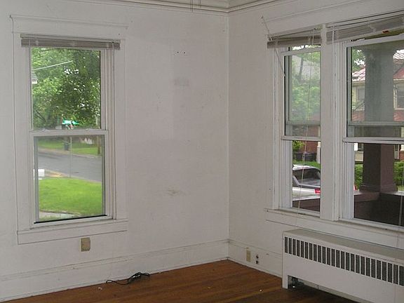 2nd image of 56 E Grattan St