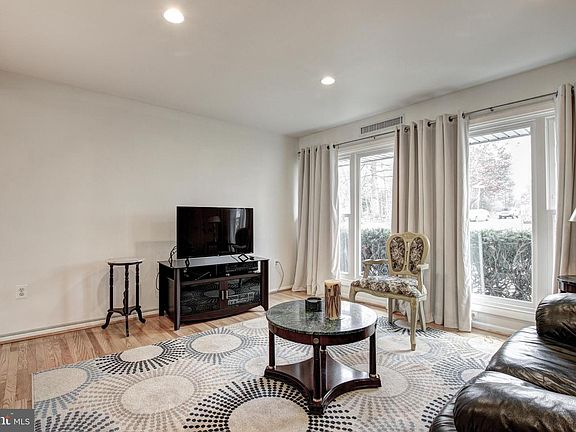 5th image of 4700 Parkman Ct