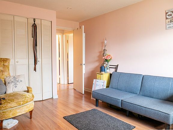 4th image of 25 Longworth Ave #11