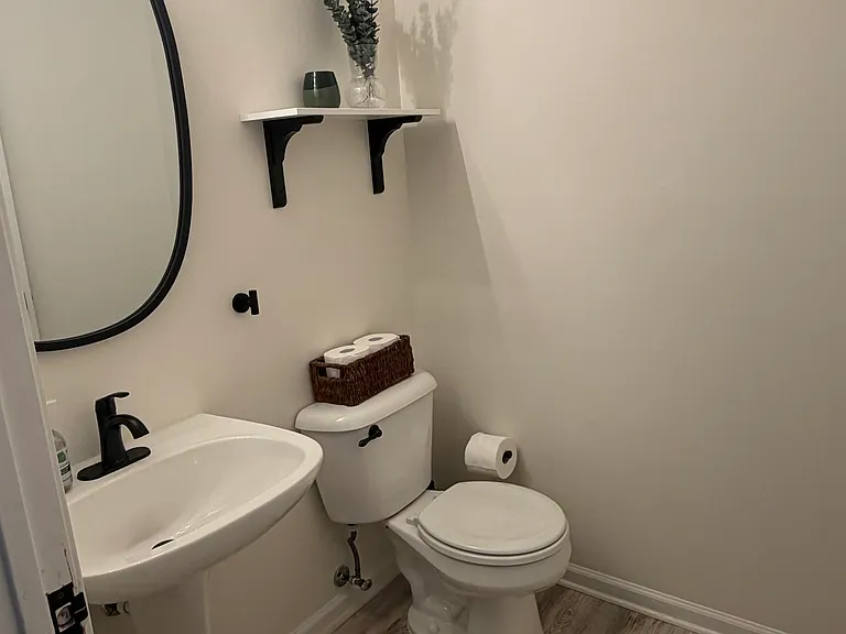 303 Dalton Ct — Photo 4