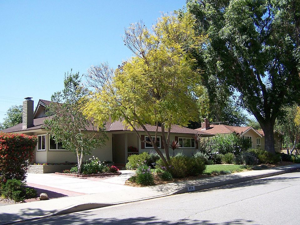 2nd image of 629 Northwestern Dr