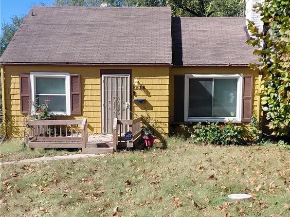8538 Highland Ave, Kansas City, MO 64131