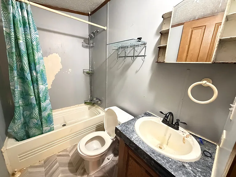 183 Ainsley Ave — Photo 9