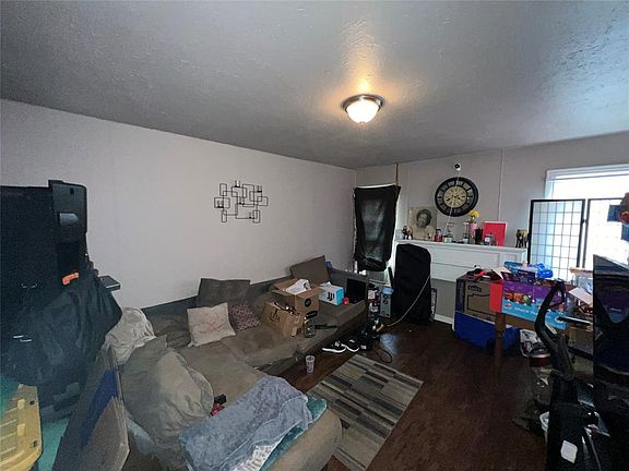4th image of 2416 NE 28th St