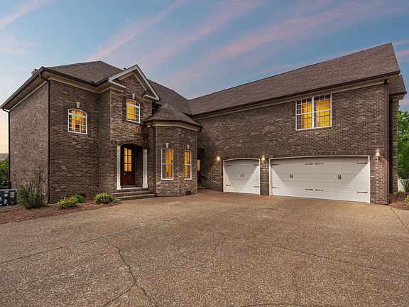 2nd image of 132 Thornwood Pl