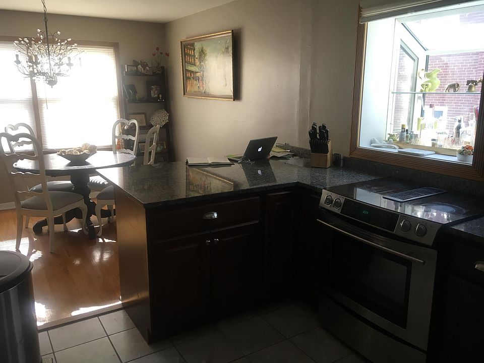 1st image of 717 N La Grange Rd APT 2