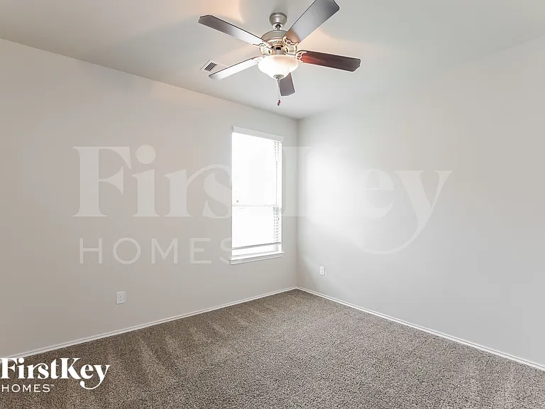 4711 Creekside Haven Trl — Photo 11