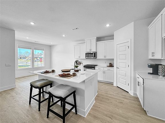 4th image of 2994 S Cobalt Ave