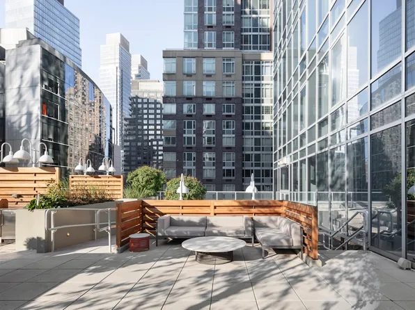 21 West End Avenue image 18 of 40