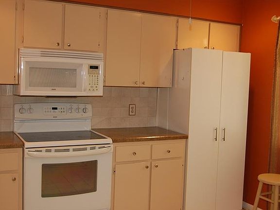 5th image of 1475 Oakhill Dr #101