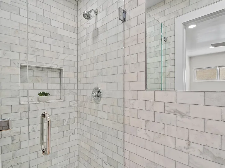 Ocean Beach Living | Modern 2Bd/2Ba | Laundry in-unit — Photo 31
