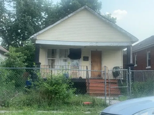 36 W 151st St, Harvey, IL 60426