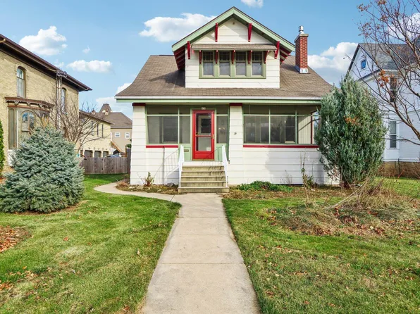 418 W James St, Columbus, WI 53925