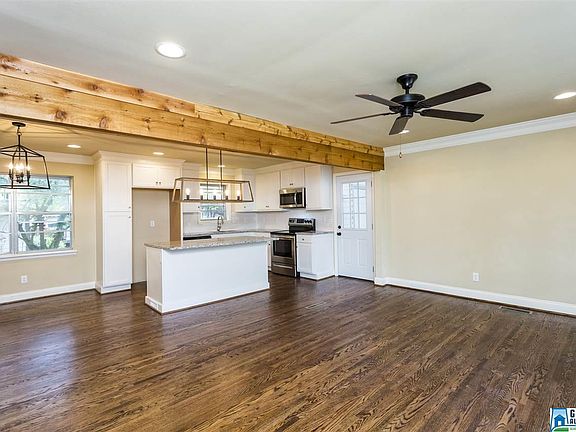 3rd image of 2090 Pine Ln