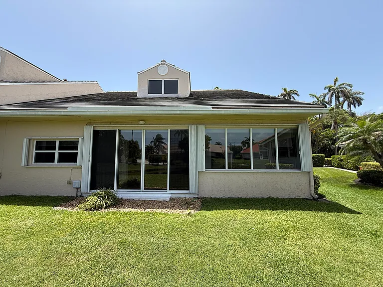 225 N Lakeshore Dr — Photo 55