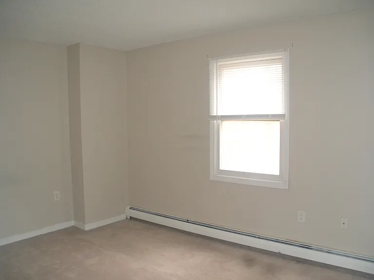 12 Saint James Pl #722 — Photo 7