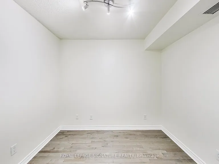 18 Kenaston Gdns #203 — Photo 16