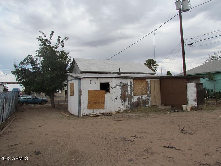 Listing photo 4