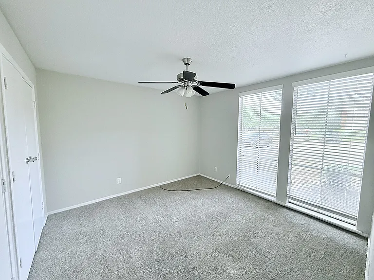 B1 - 2BD, 1BA - 894SF - Guest Bedroom