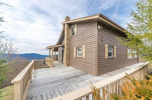 1st image of 476 Reserve Dr