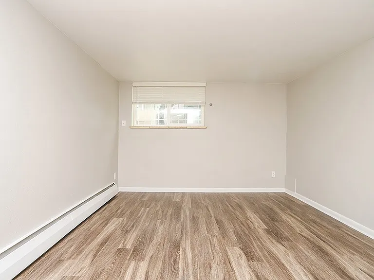 780 Dexter — Photo 15