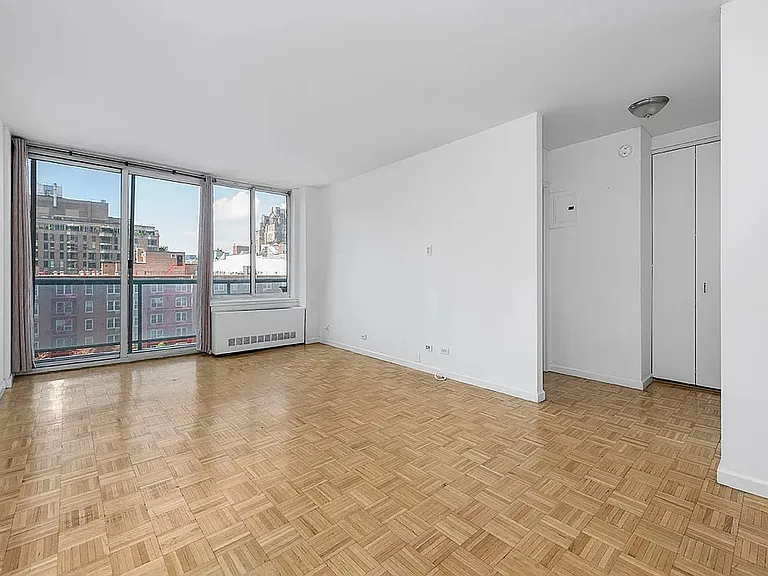 22 W 15th St #6J — Photo 7