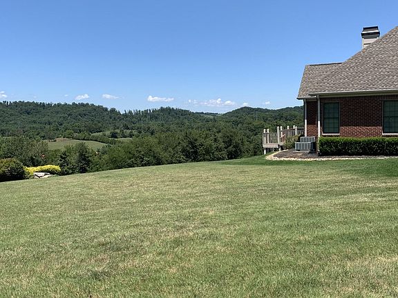 5th image of 145 Essex Ct Lot 17