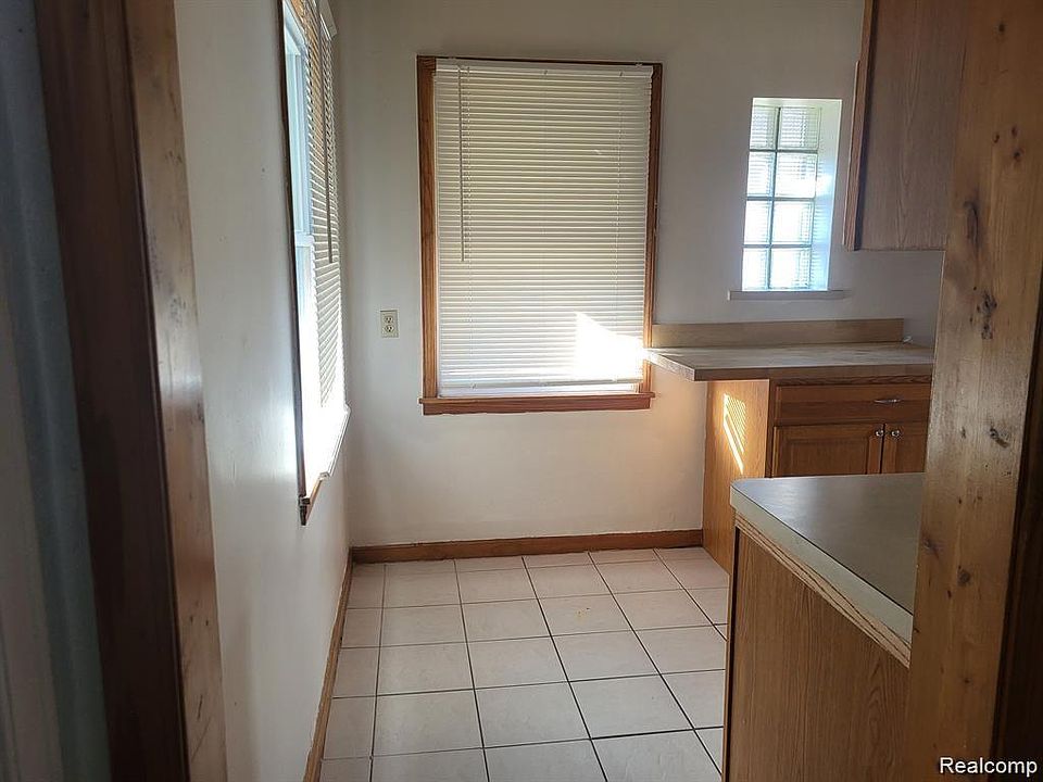 22732 Rosalind Ave, photo 10