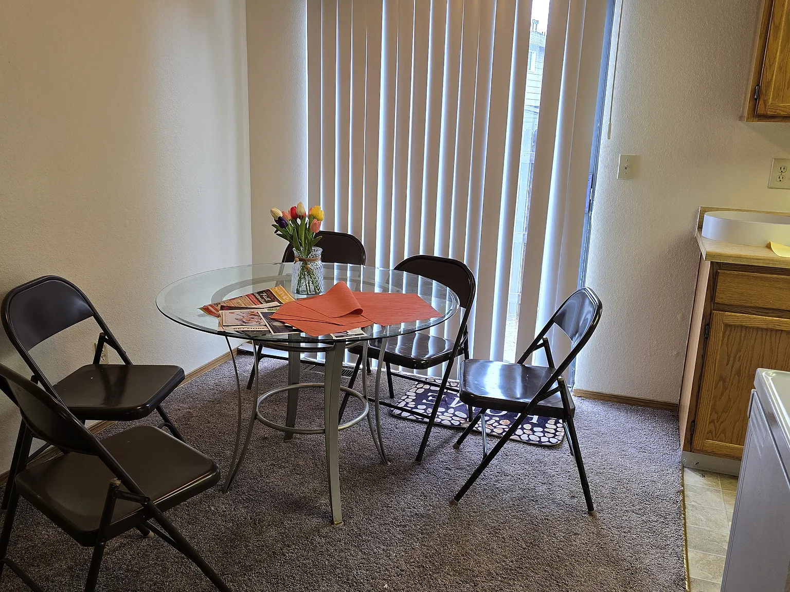 2 bed, 1.5 bath, 960 sqft, $1,400 — Photo 4