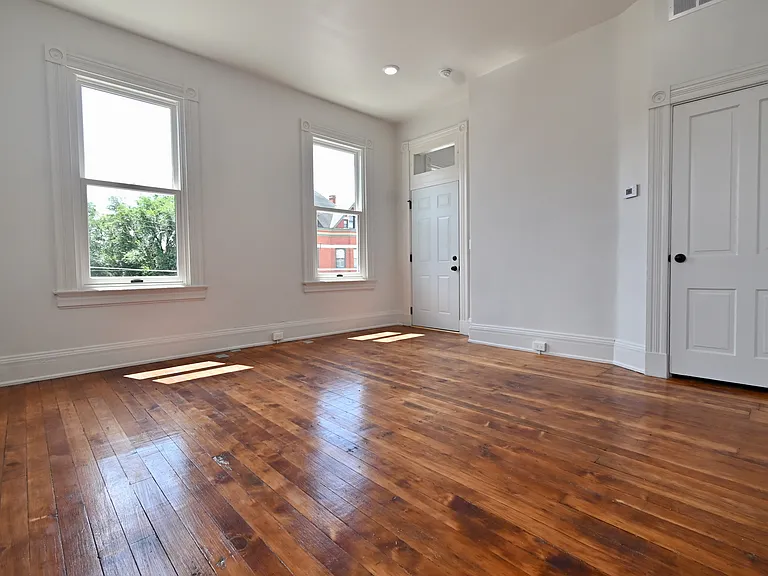 709 Columbia St #4 — Photo 16