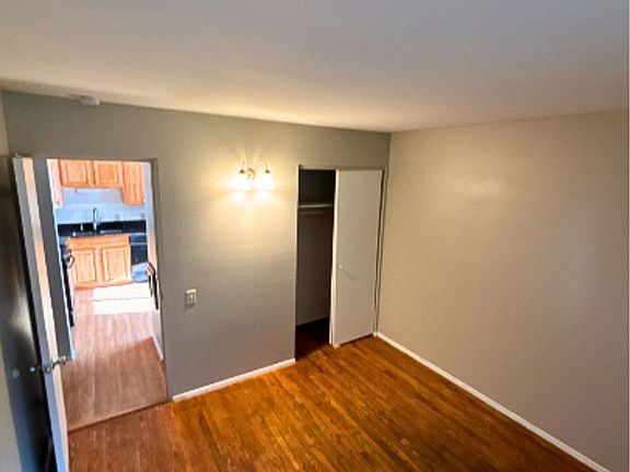 3rd image of 2420 N Waterford Dr