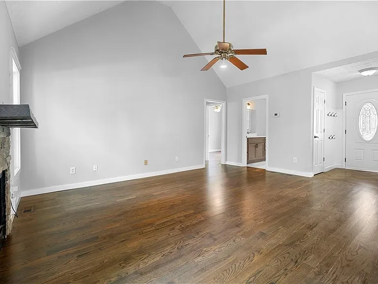 141 Poplar Way — Photo 11