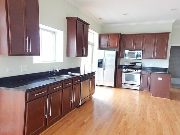 2nd image of 6419 W Touhy Ave APT 4F