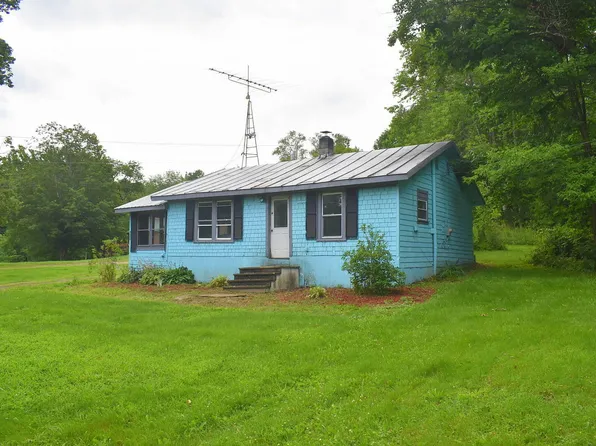 1088 Fairbanks Road, Farmington, ME 04938