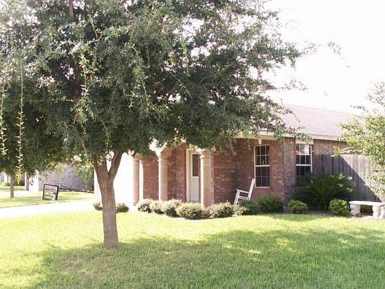 1st image of 911 Briarwood Dr