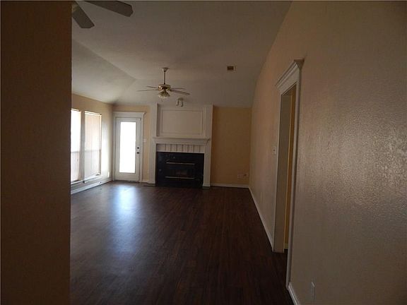 4th image of 4712 Baytree Dr