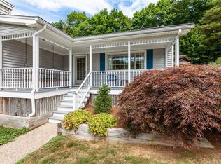 209 Hemlock Ave, Guilford, CT 06437