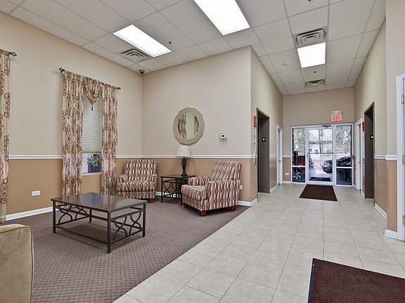2nd image of 10 N Lake St APT 217