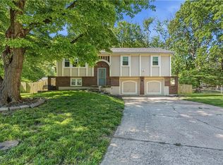 6221 Albervan St, Shawnee, KS 66216