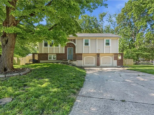 6221 Albervan St, Shawnee, KS 66216