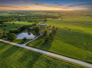 17249 198th St, Tonganoxie, KS 66086