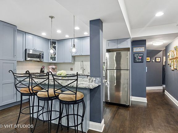 3rd image of 928 W Eastwood Ave #1W
