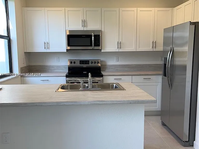 13412 SW 287th Ter — Photo 2