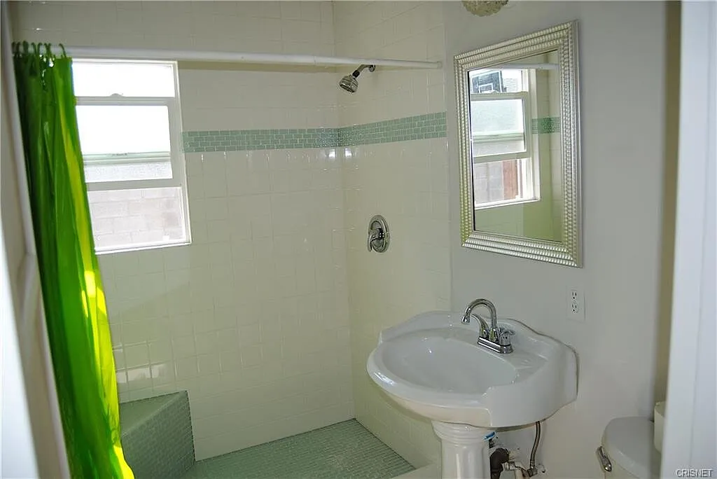 3 bed, 939 sqft, $2,800 — Photo 3