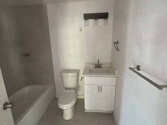 4th image of 1402 Inwood Blvd