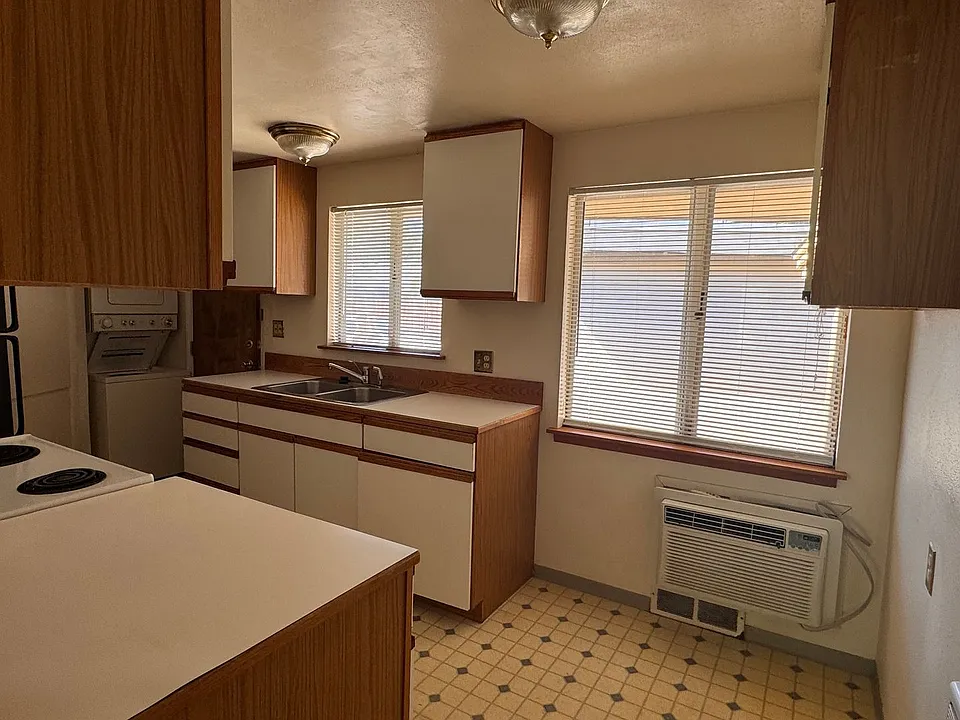 205 N 41st Ave