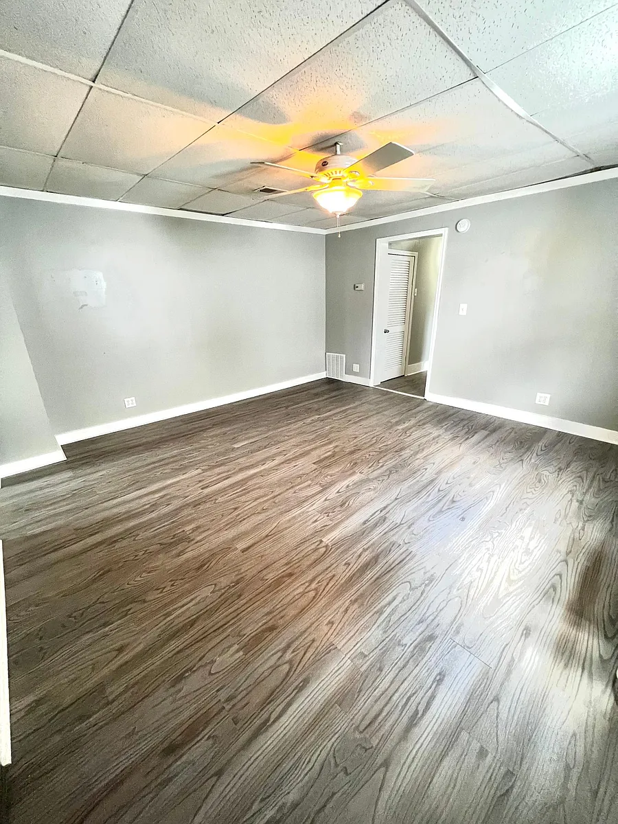 Building Photo - 514 Wainwright Ave #514