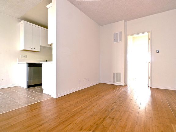 4th image of 1434 12th St APT 9
