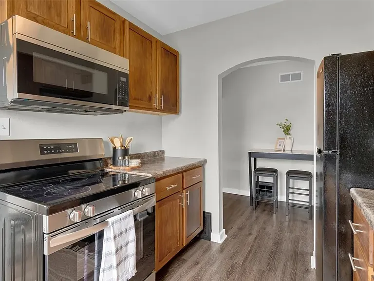 1049 Staub Ct NE — Photo 9