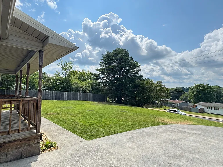 212 Tellico Ave — Photo 3